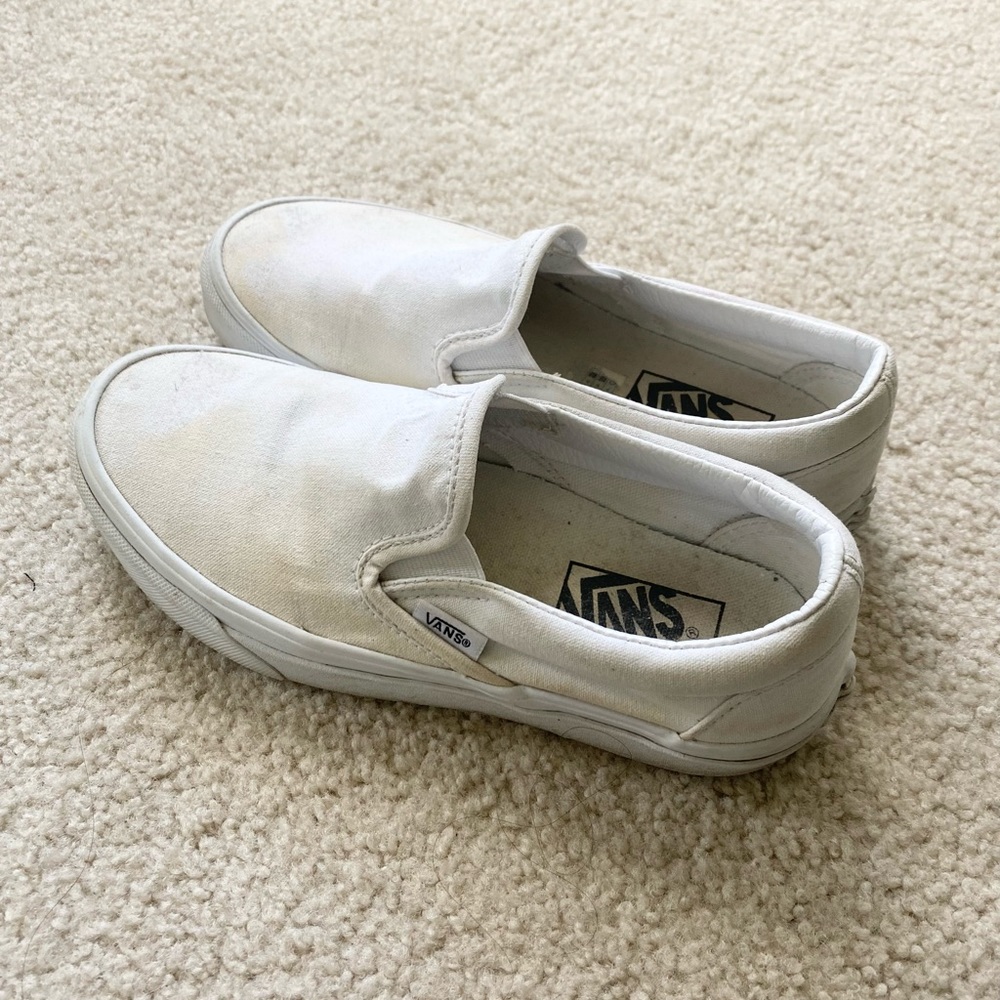 white canvas vans